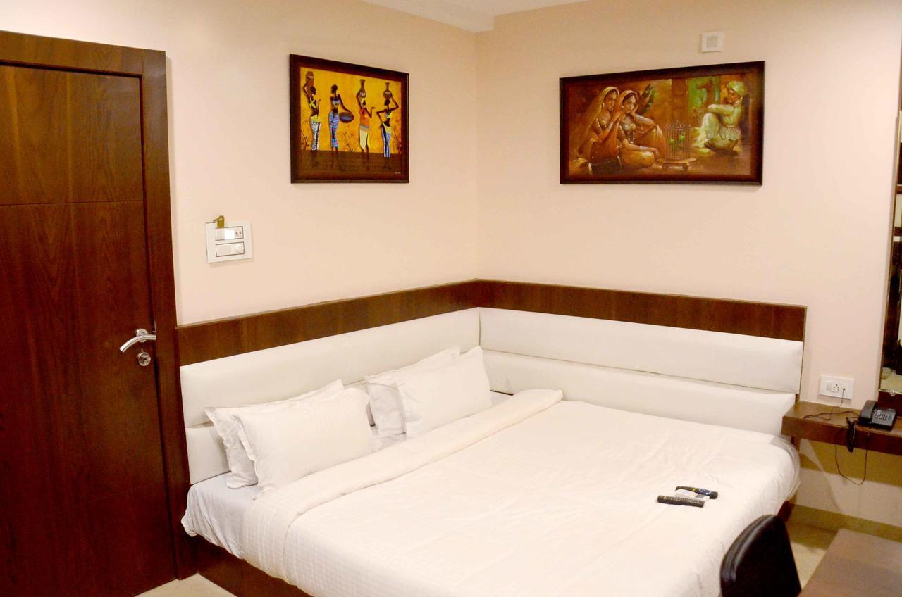 Hotel Shikhar Darshan Ujjain Exteriör bild