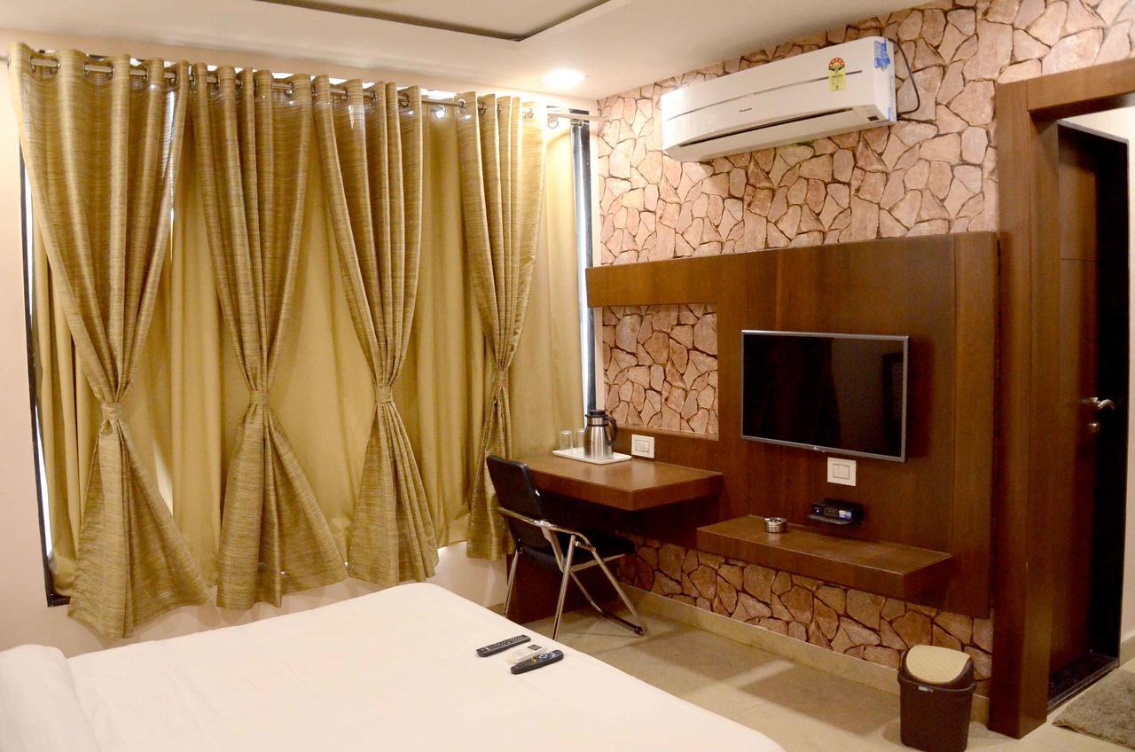 Hotel Shikhar Darshan Ujjain Exteriör bild